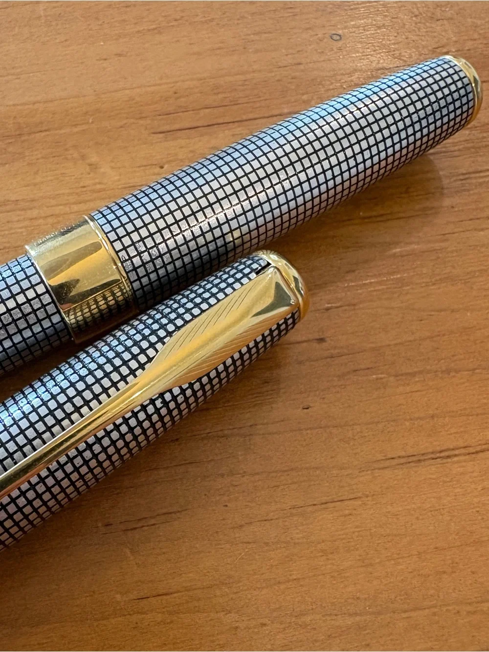 Parker Sonnet Ciselé Chiselled Silver Fountain Pen & Ballpoint Set 18K Gold Nib